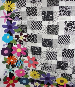 Seasonal Blooms-Black & White Quilt Kit